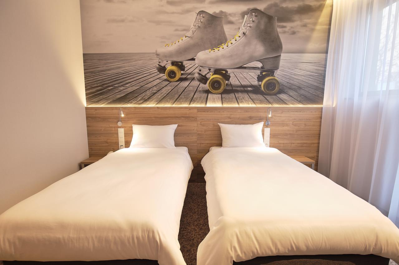 Active Hotel วรอตซวาฟ ภายนอก รูปภาพ