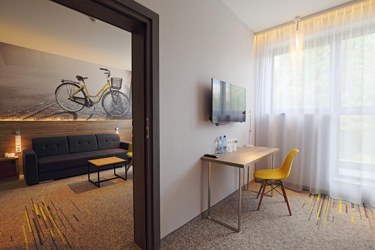 Active Hotel วรอตซวาฟ ภายนอก รูปภาพ